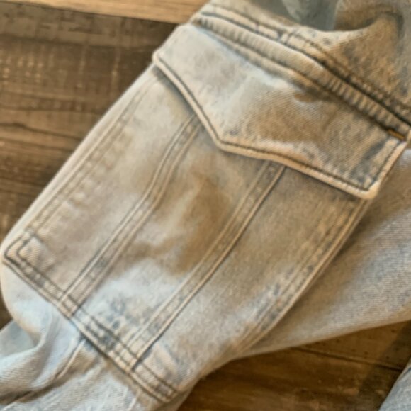 Edgely relaxed boyfriend straight. Mid rise. Light wash jean. Sz women's 16. - Picture 2 of 5